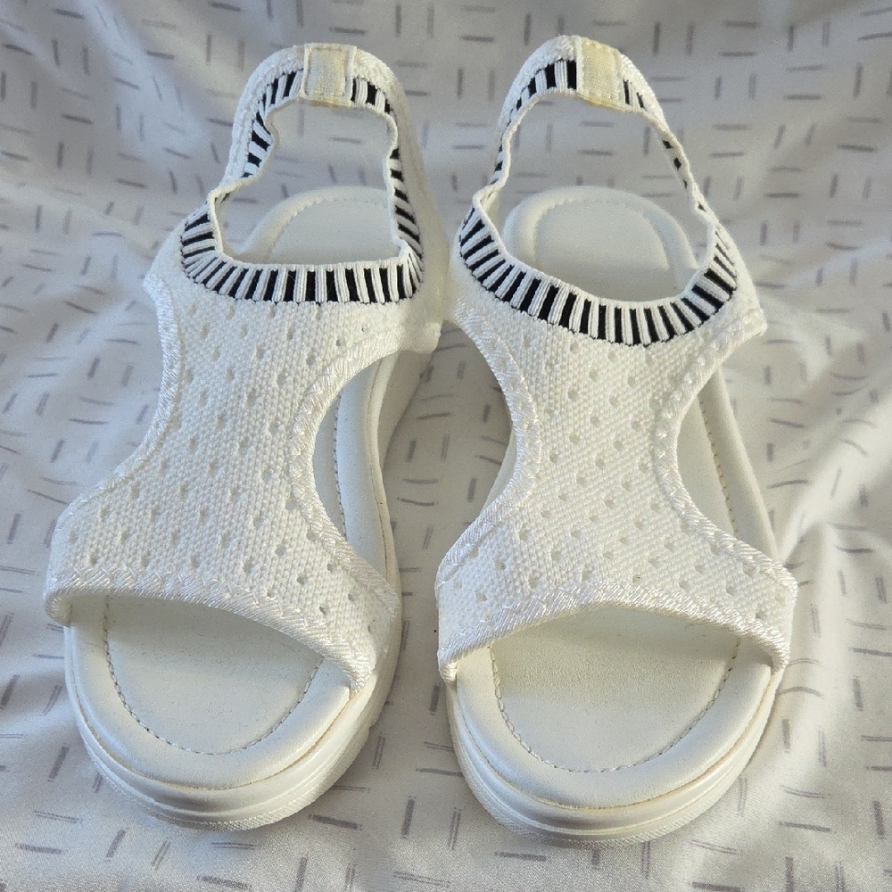 Source Unknown White Knit Slingback Sandals with Black Accent